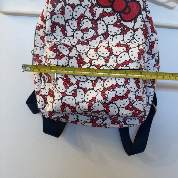 Hello Kitty Mini Backpack - Picture 6 of 6